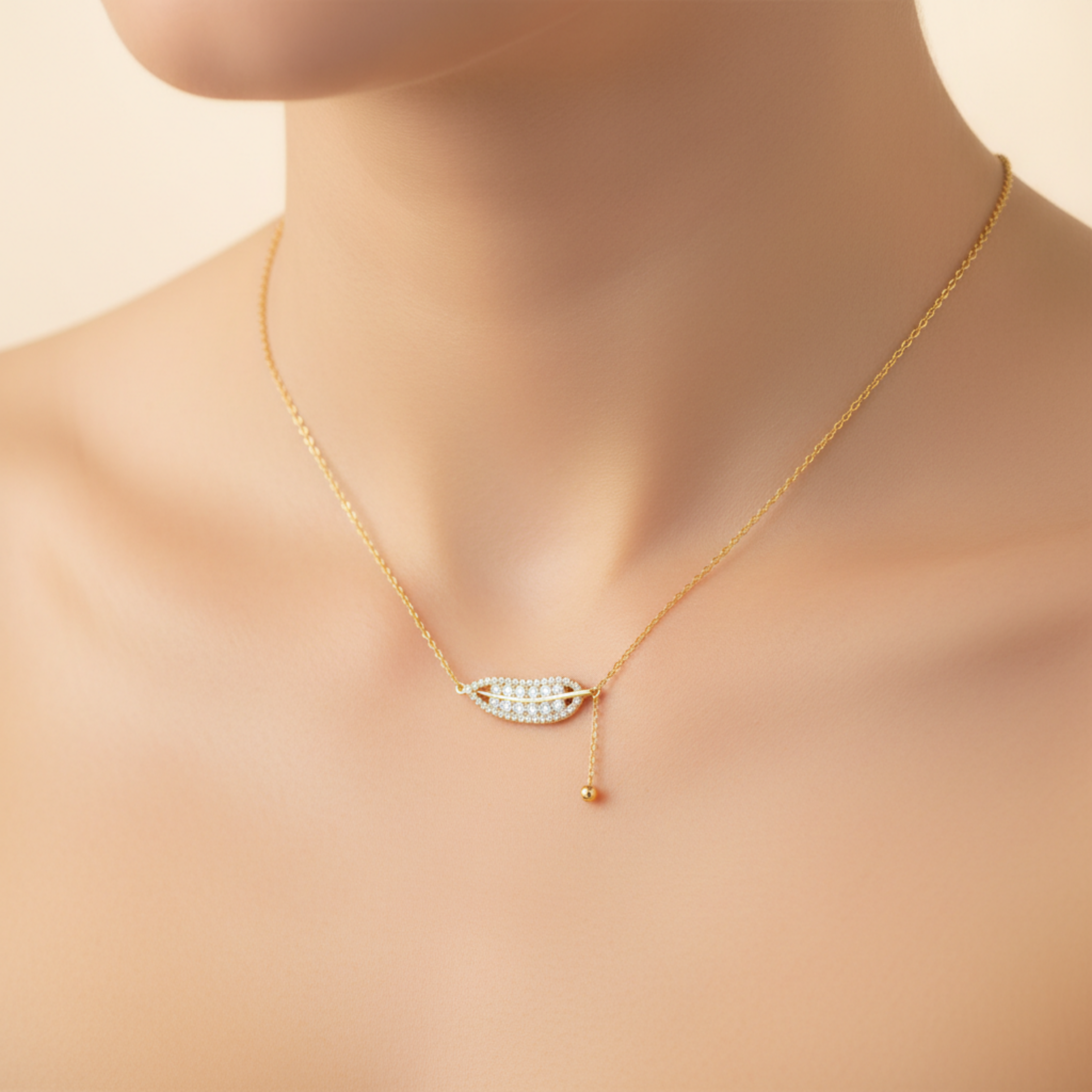 Ivée Luma Leaf Necklace