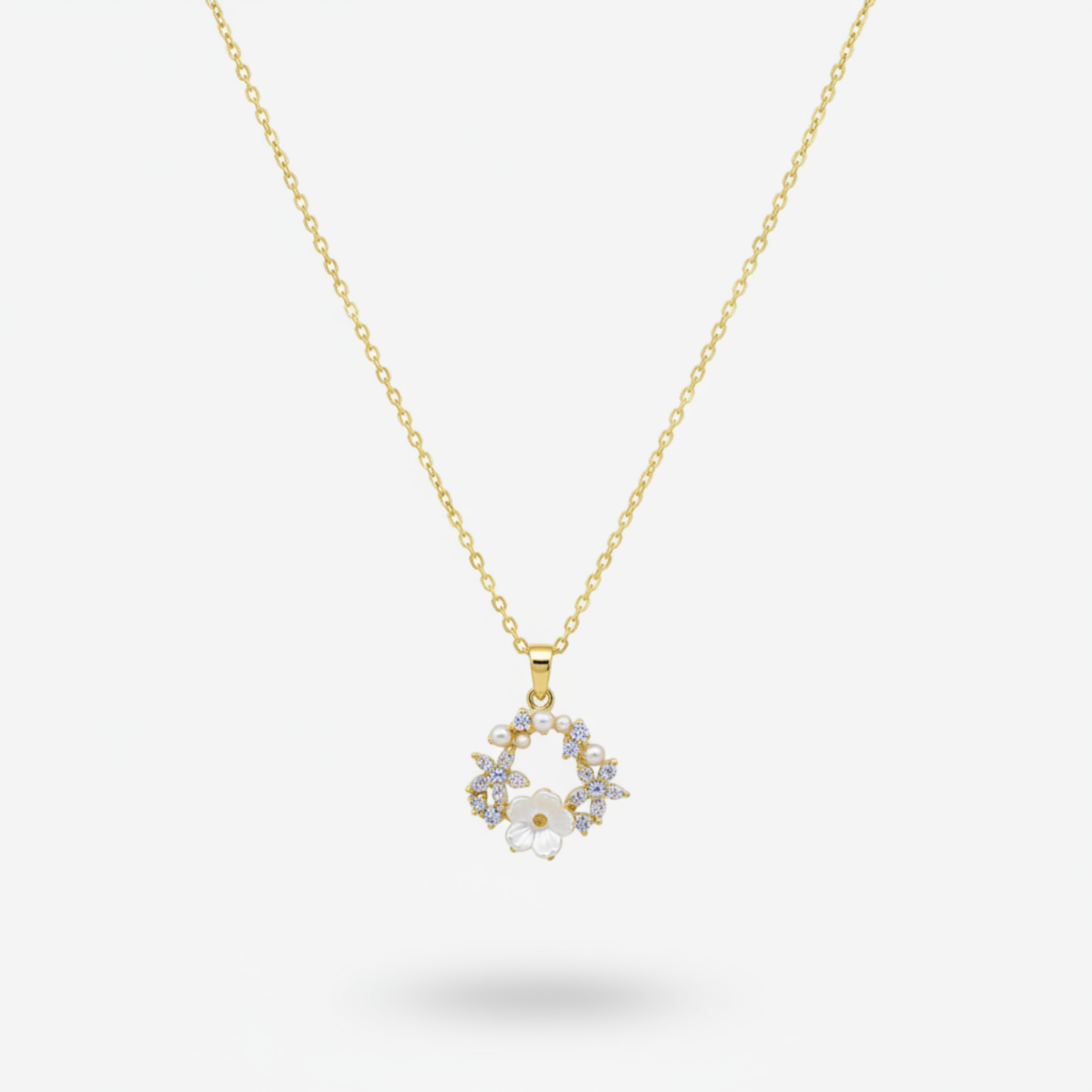 Ivée Pearl Bloom Necklace